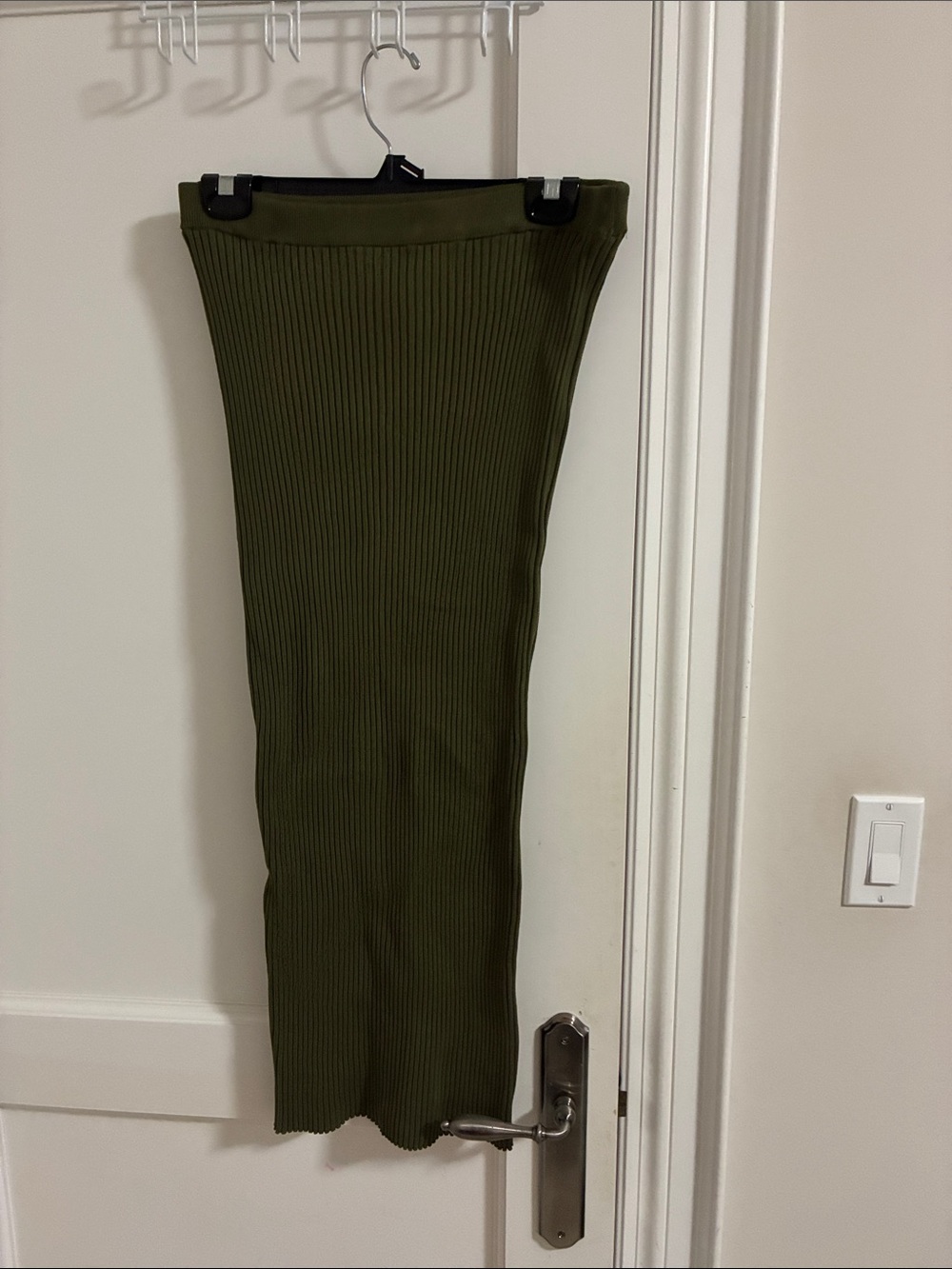 NWT H&M Olive Green Ribbed Knit Midi Pencil Skirt Size Medium M 👵MT